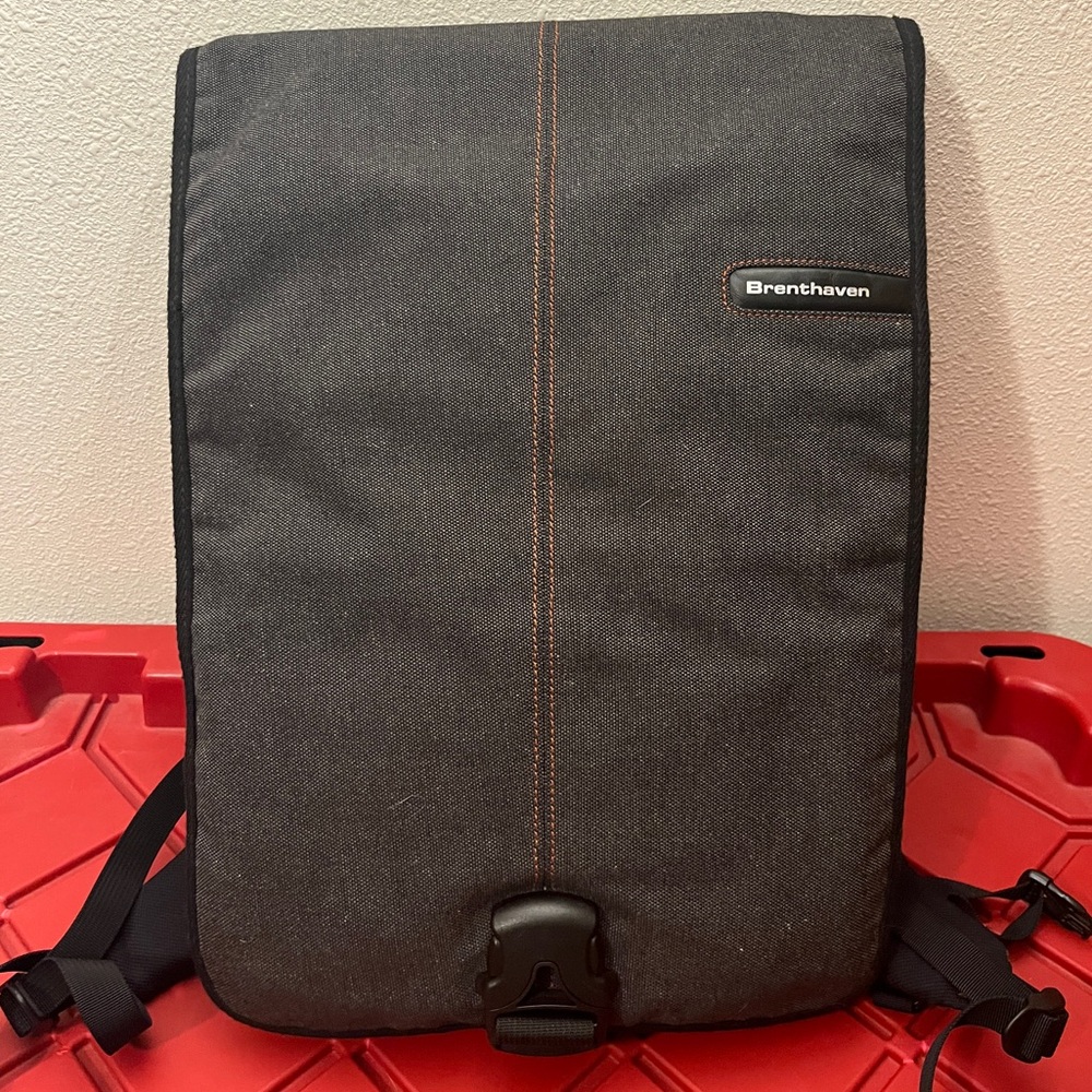 Brenthaven Prostyle Backpack